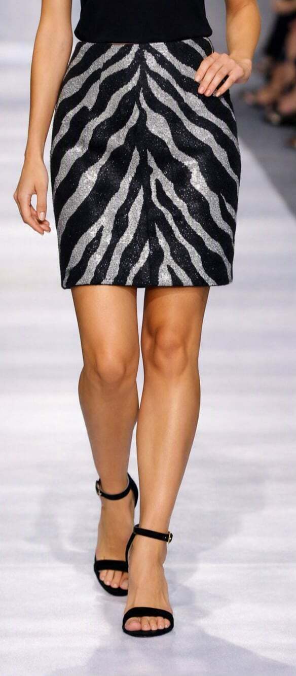 ST.JOHN Evening 10 Black Gray Zebra Print Metallic Shimmer Bodycon Pencil Skirt